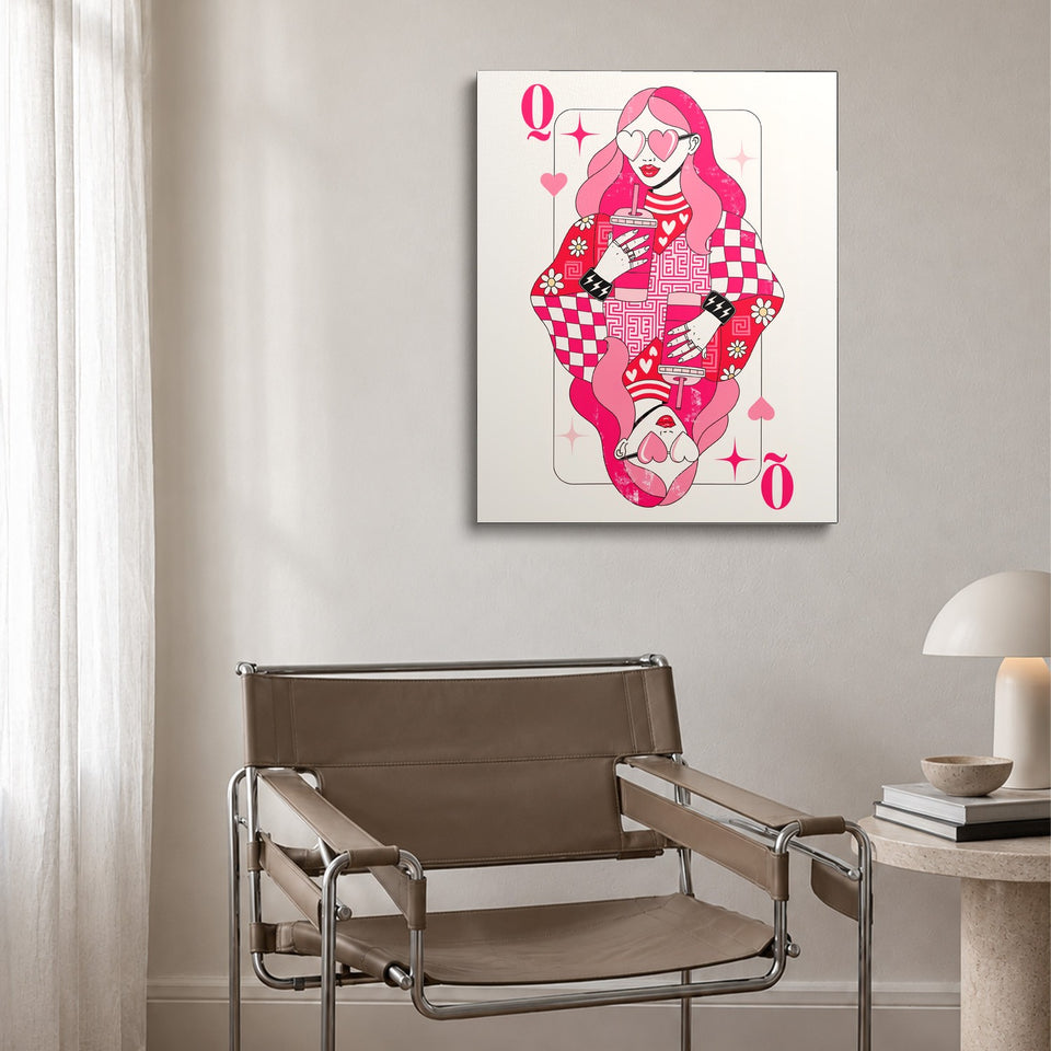 Toile Dame de Cœur accrochée au-dessus d’un fauteuil en cuir et acier