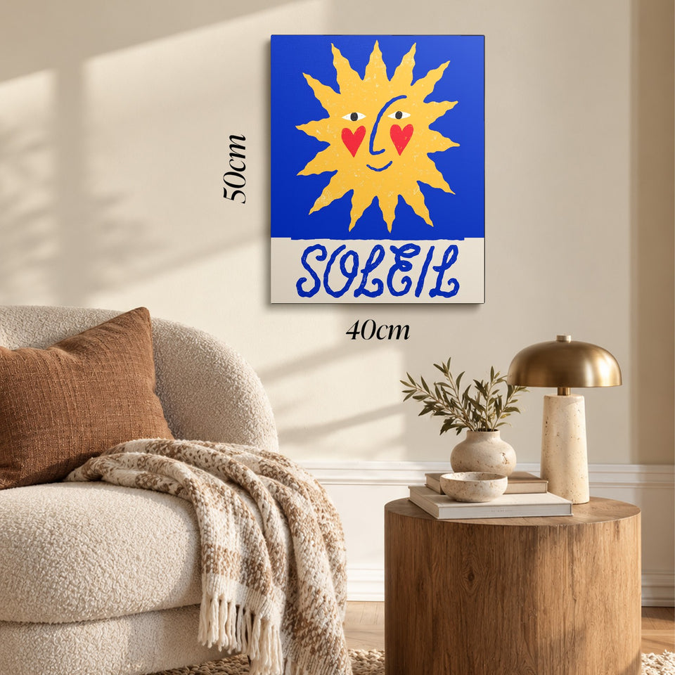 Toile Grand Soleil accrochée dans un salon au-dessus d’un canapé, avec ses cotes 40 × 50 cm