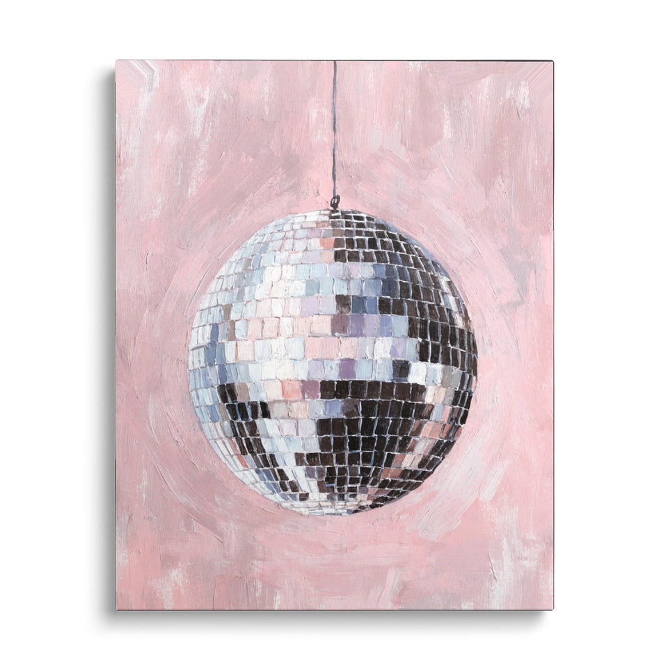 Toile La Boule Disco vue de face sur fond blanc : boule à facettes argentée peinte, suspendue sur un fond rose poudré
